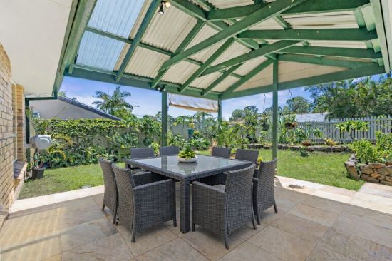 SOUGHT AFTER DUPLEX IN QUIET STREET WITH PRIVATE PARK ACCESS