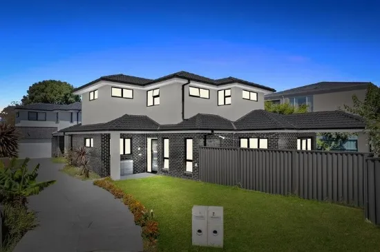 Contemporary Elegance in a Prime Court Location *No Body Corporate!!*