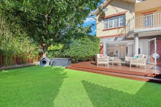 Immaculate Townhouse with 235sqm on Title, Northerly Aspect and Expansive Gardens