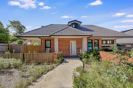 "House-like'' 4-bedroom Townhouse for sale
