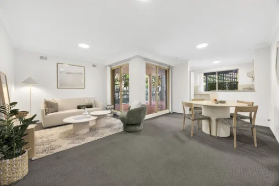 Well presented apartment with oversized wraparound terrace