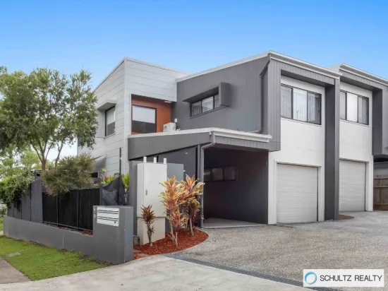 Modern Townhouse located in Sought After Woodlands Estate Opposite Bushlands 