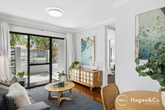 Stylish Ground Floor Apartment with Private Courtyard Living