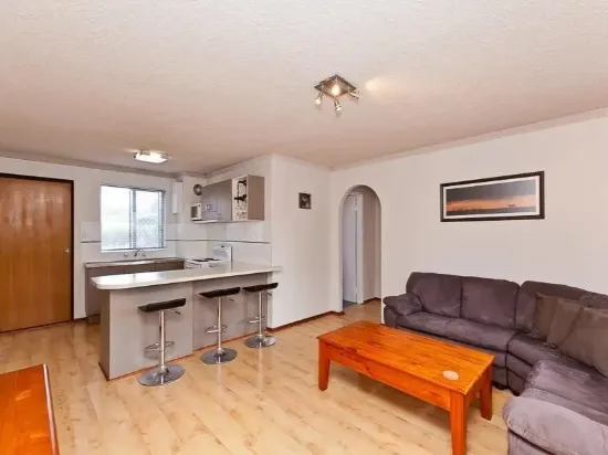Ground floor apartment in well-kept group