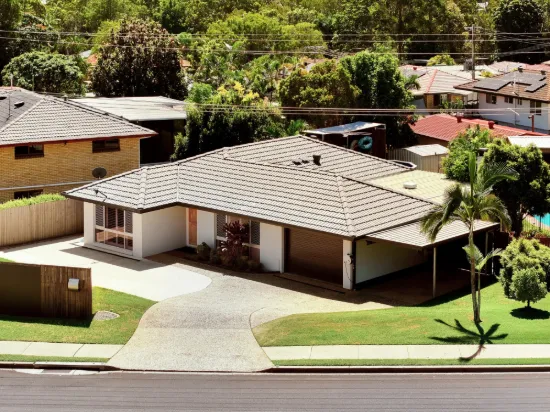 Move-In Ready 4-Bed – Pool, Solar, Parking!