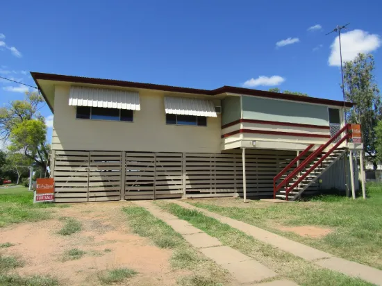 EXCELLENT LOCATION - CORNER 782 SQ M FREEHOLD BLOCK - NEW INTERIOR PAINT - ROOM