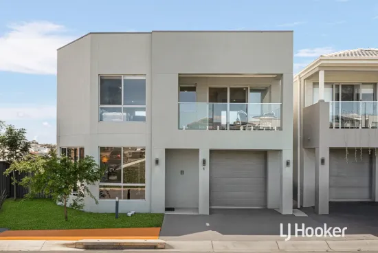 East Facing Townhouse Zoned for Schofields Public School