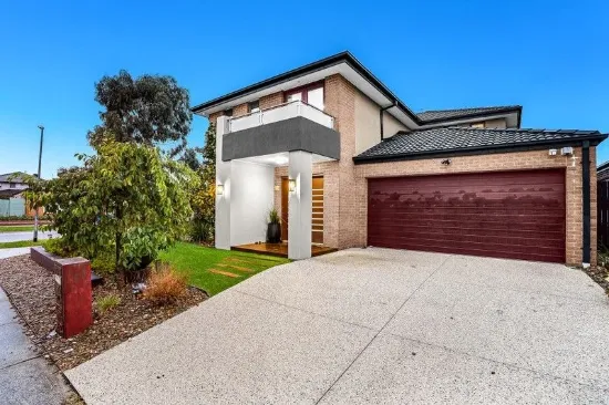 Architecturally Designed Family Home | 3 Living Areas | walking distance to Tulliallan Primary School