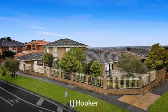 Distinguished Family Living in Endeavour Hills