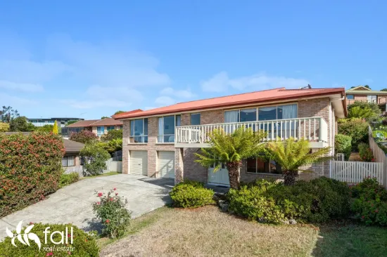 Spectacular Water Views, Lift Access & Versatile Family Living