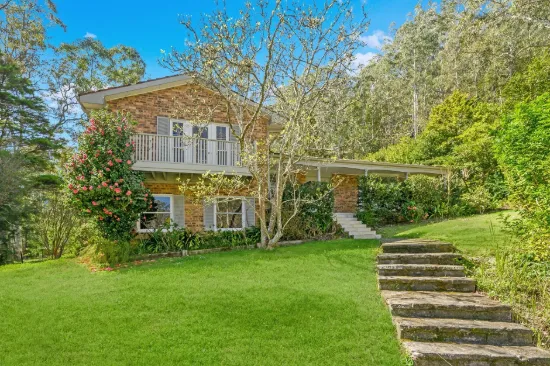 Superb family lifestyle in peaceful leafy setting