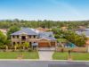 LARGE CLARENDON RESIDENCE - BRING THE WHOLE FAMILY!
