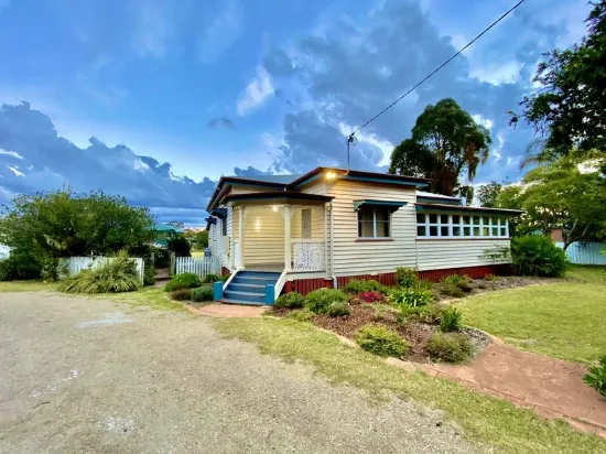 Charming Renovated Classic in Peaceful Cul-de-Sac Setting