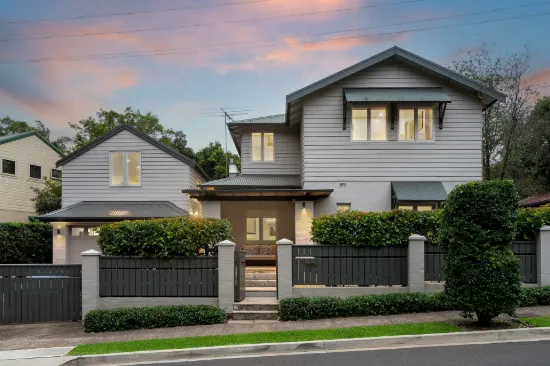 Idyllic family sanctuary with self contained studio