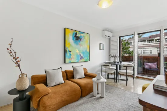 Stylish Dual Level Apartment in Vibrant Woolloomooloo