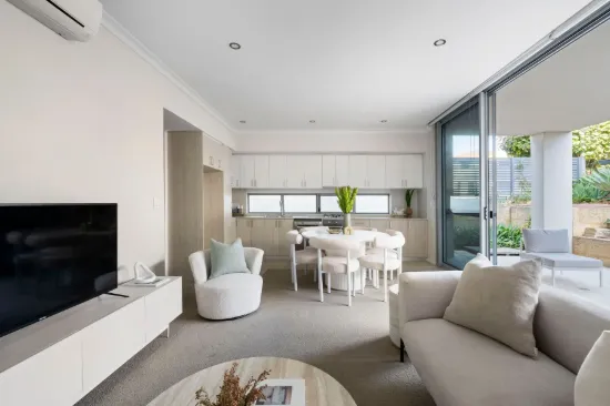 THE BEACH AT YOUR DOOR