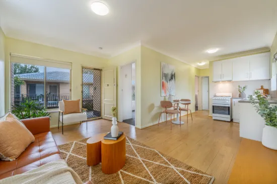 Immaculately presented unit in prime locale