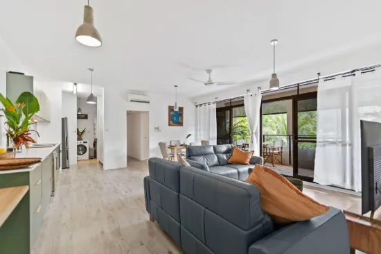 Beachside Apartment in Prime Palm Cove Location