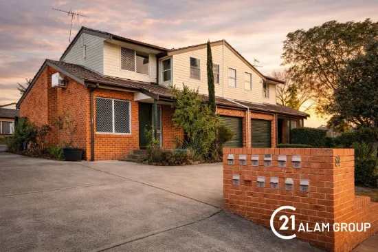 Beautifully Presented Townhouse Tucked Away in a Quiet Minto Pocket