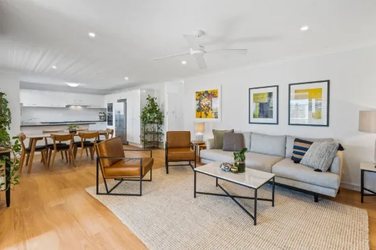 Charming & Breezy North Facing Top Floor Apartment with Tranquil Easterly Aspect