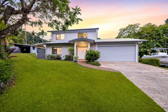 Expansive Family Home. 889sqm. Shed. Side Access.