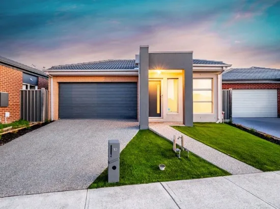CAREFREE CONVENIENCE IN CLOSE PROXIMITY TO BOTANIC RIDGE VILLAGE!