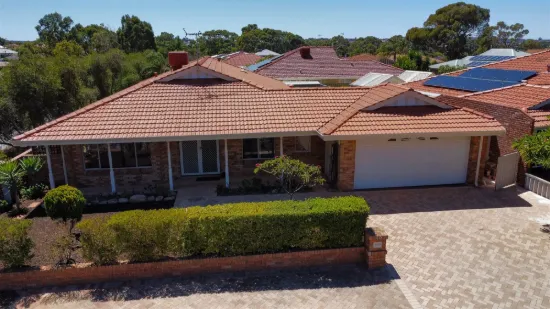 Grand Family Living with Versatility & Space on 615m²  Quiet Cul-de-Sac Location
