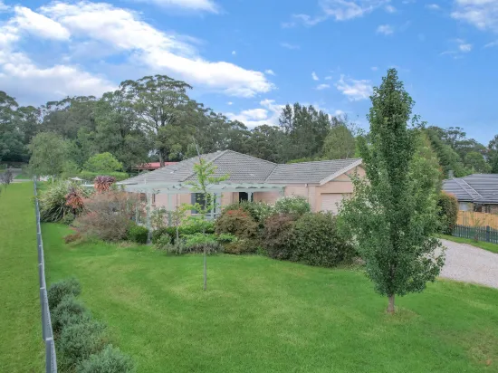 Beautifully Presented Home with Room for the Whole Family