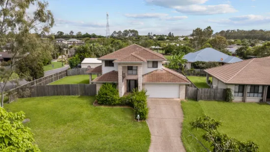 SPACIOUS FAMILY HOME ON A GENEROUS BLOCK!