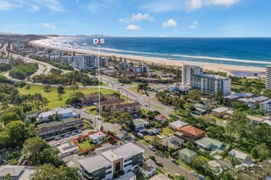 1960's KIRRA COTTAGE – embrace or develop' 