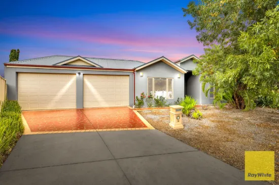 Impressive Family Home with Multiple Living Zones on a Large Approx 709m² Block!!
