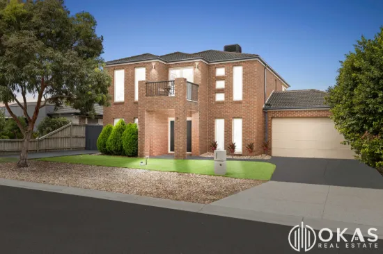 Stunner with Court location on 612sqm Land & that too in Seasons Estate!!!