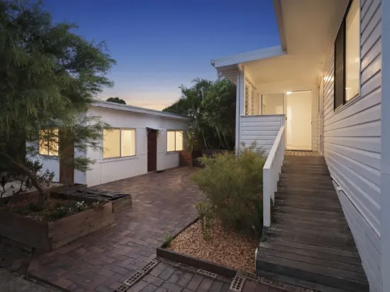 Coastal Living In The Heart Of Urunga...