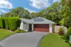 IMMACULATE FAMILY HOME CLOSE TO ALL AMENTIES!