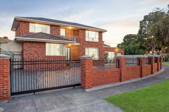 Spacious Family Living with Multiple Living Zones & Outdoor Entertaining