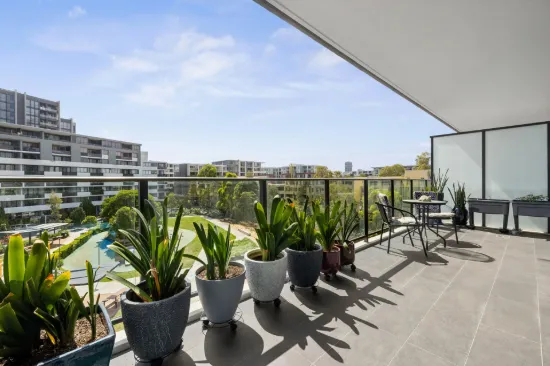Effortless Living Overlooking Tranquil Parkland