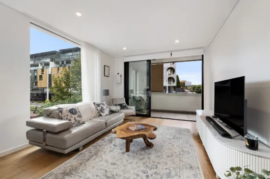 Sophisticated Contemporary Apartment in a Prime Lifestyle Setting
