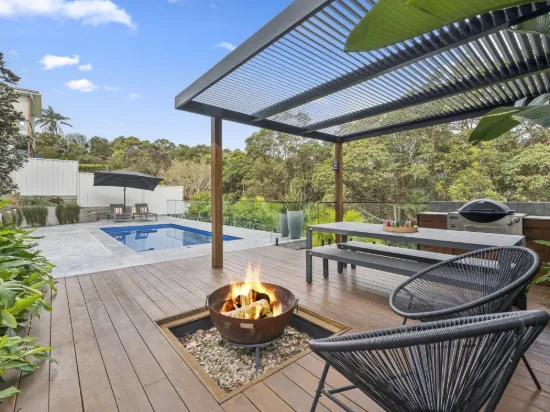 Contemporary Coastal Living Designed For Effortless Entertaining