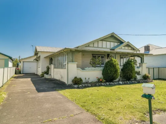 Captivating Californian Bungalow Home with Potential in the CBD/Medical Precinct