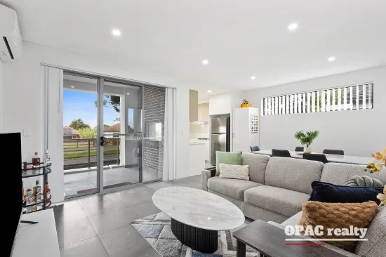 BIG UNIT WITH 2  CAR SPACE & 2 BALCONIES