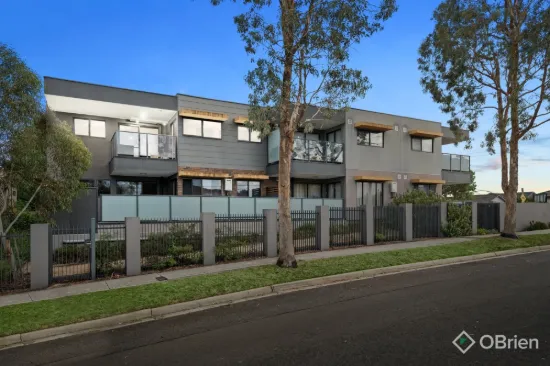 Elevated Living with Balcony in Mountain Gate Precinct