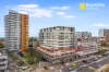 Spacious & Modern Apartment Moments to Westfield and Train Stations
