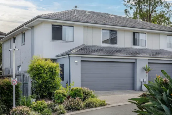 Stylish, Low-Maintenance Living in the Heart of Alma Parklands
