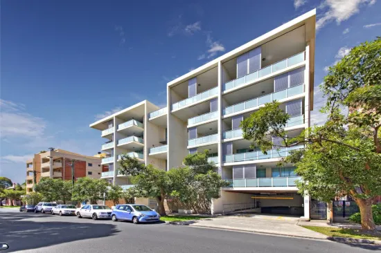 Oversized 2 bedroom + study Apartment in Heart of Homebush, 118sqm
