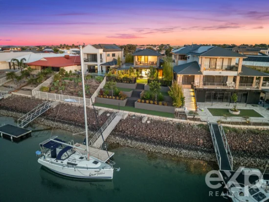 A Touch of Bali – Waterfront Living with Pool & Private Pontoon