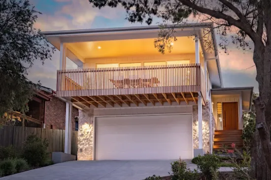 Willoughby House | A Luxurious Coastal Sanctuary