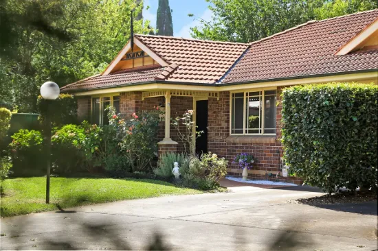 Private Garden Villa - just a short walk to Bowral