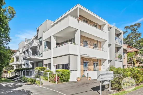 Northerly Aspect Unit With Enviable Location & Size 