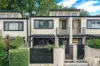 Light-Filled Townhouse & Conveniently Located