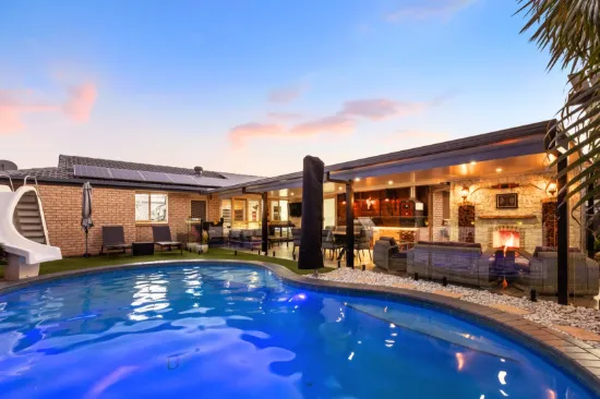 THE PINNACLE OF OUTDOOR LIVING AND ENTERTAINING